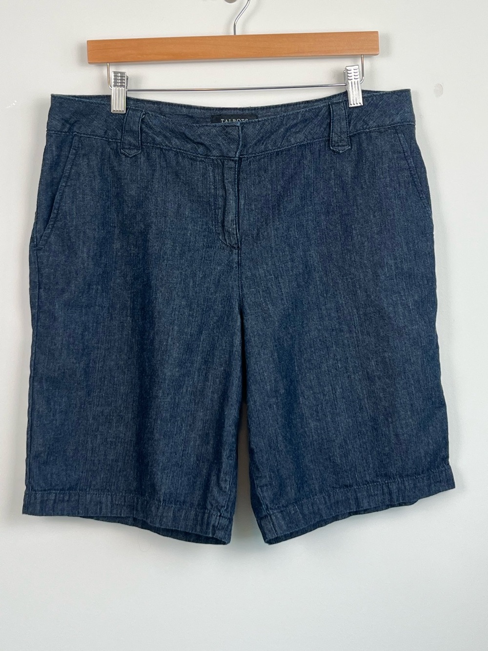Talbots 100% cotton dark wash lightweight denim flat front shorts, 14 petite.